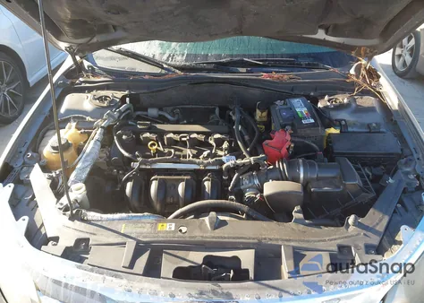 2010 Ford Fusion Se z USA, uszkodzony, nr VIN 3FAHP0HA2AR402573